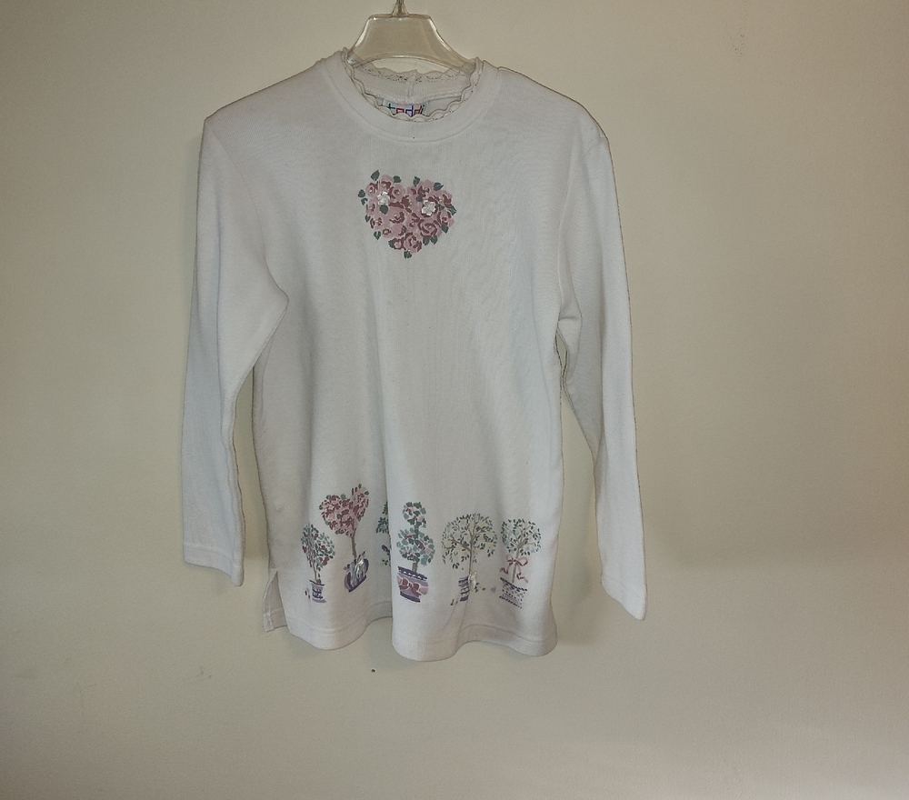 Teddi White Long Sleeve Tee with Floral Accents Top(M)